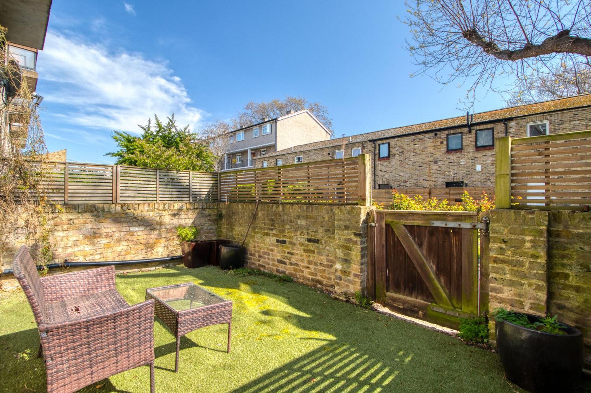 Lovely 3-Bed Clapham Common London Exterior foto